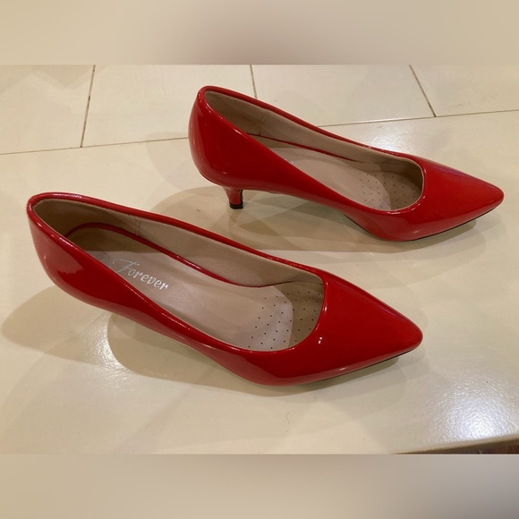 Red, Patent Leather Pumps - Picture 2 of 7